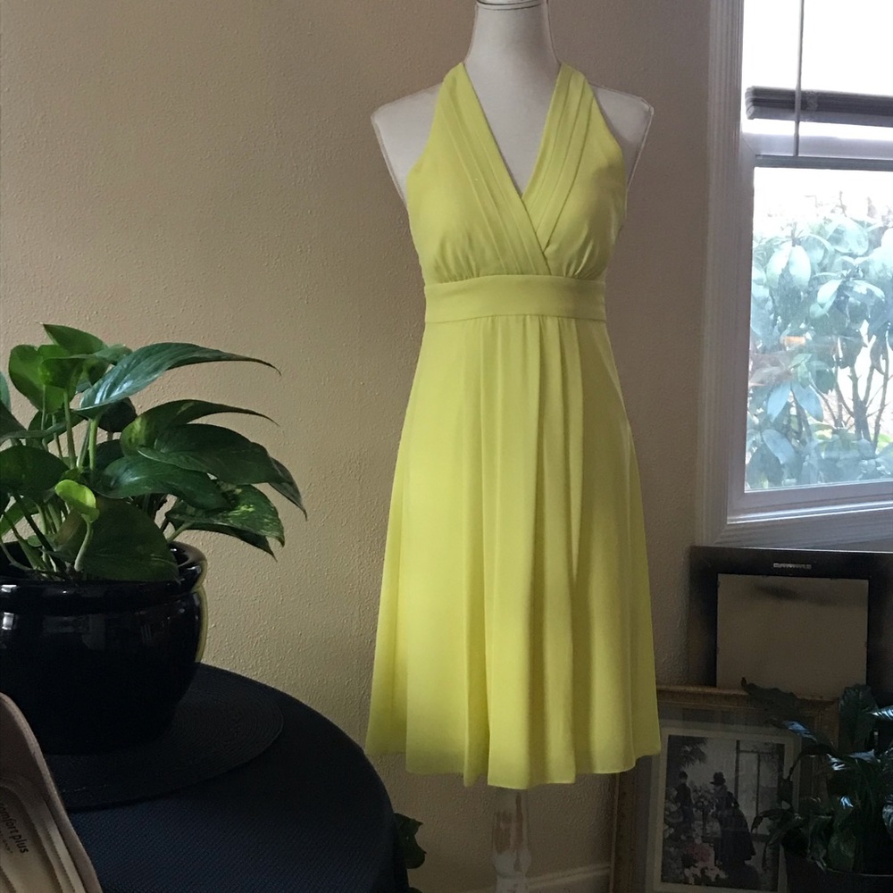 Vince Camuto yellow halter dress Size 4 EUC